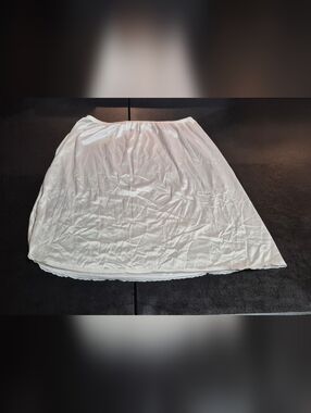 Vassarette Classic Half Slip White Lace Trim Nylon Underskirt Size Medium 21"